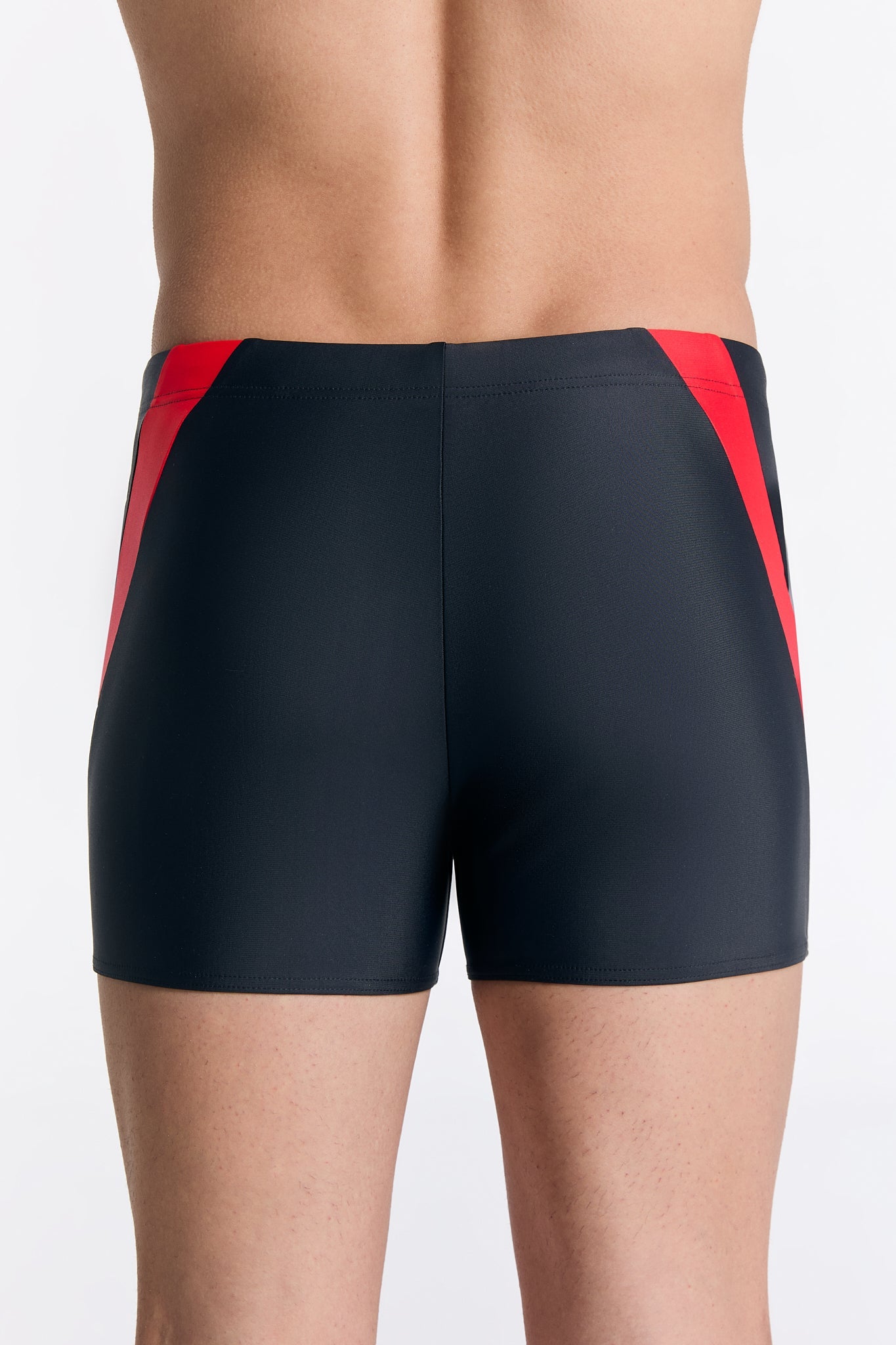 T8231-47 | Herren Trunk Badehose – Nachhaltig, ECONYL®, Schnelltrocknend - Schwarz-Rot